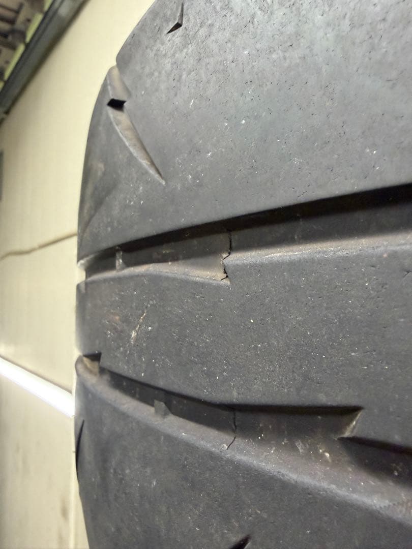 バリ山！！シバタイヤ　r23 TW300 255/35r18