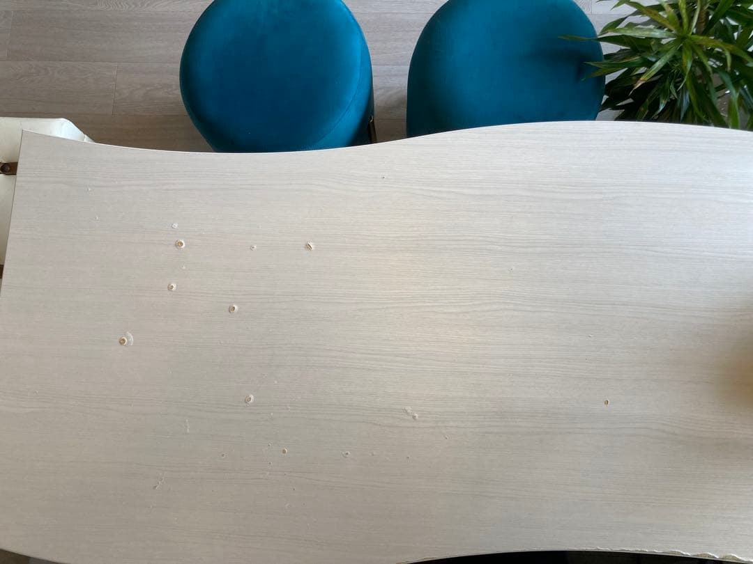 美しい波型！ホワイト木目のカフェテーブル arne  HIGH