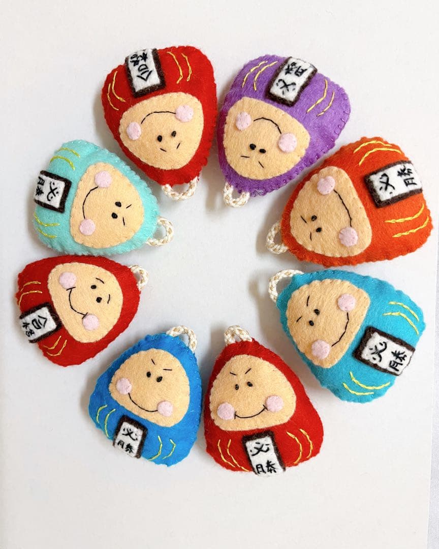 ダルマお守り　ハンドメイド　フェルト