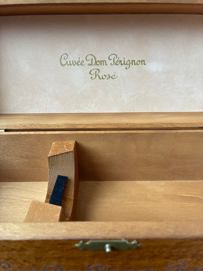 貴重　ロゼ　1988年　ドンペリニョン　空箱3点　外木箱1ドンペリ