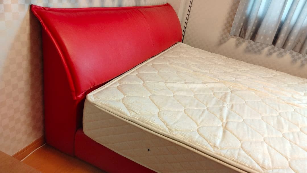 クイーンベッド フレームとマットレス ランプ付 シーリー愛知豊田