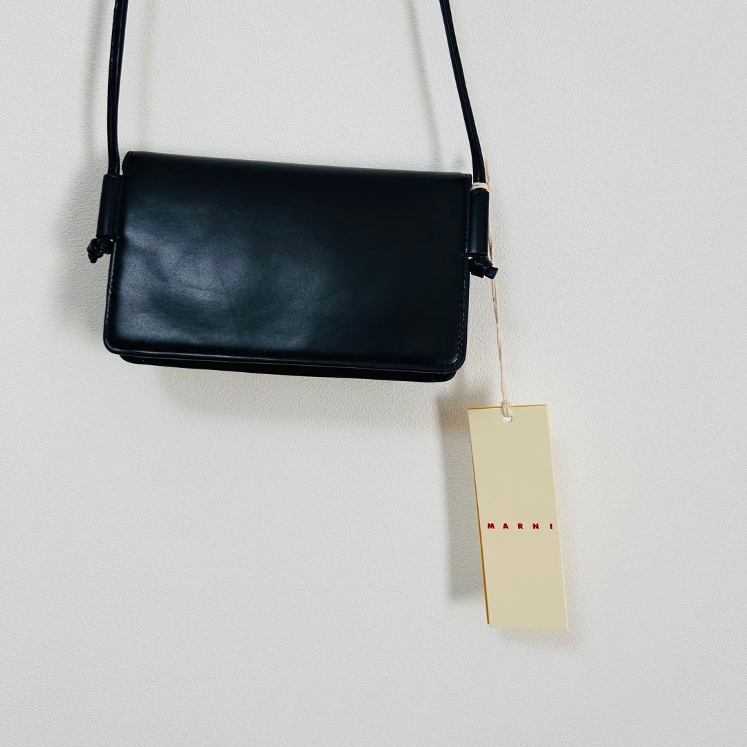 MARNI ブラックショルダーバッグ