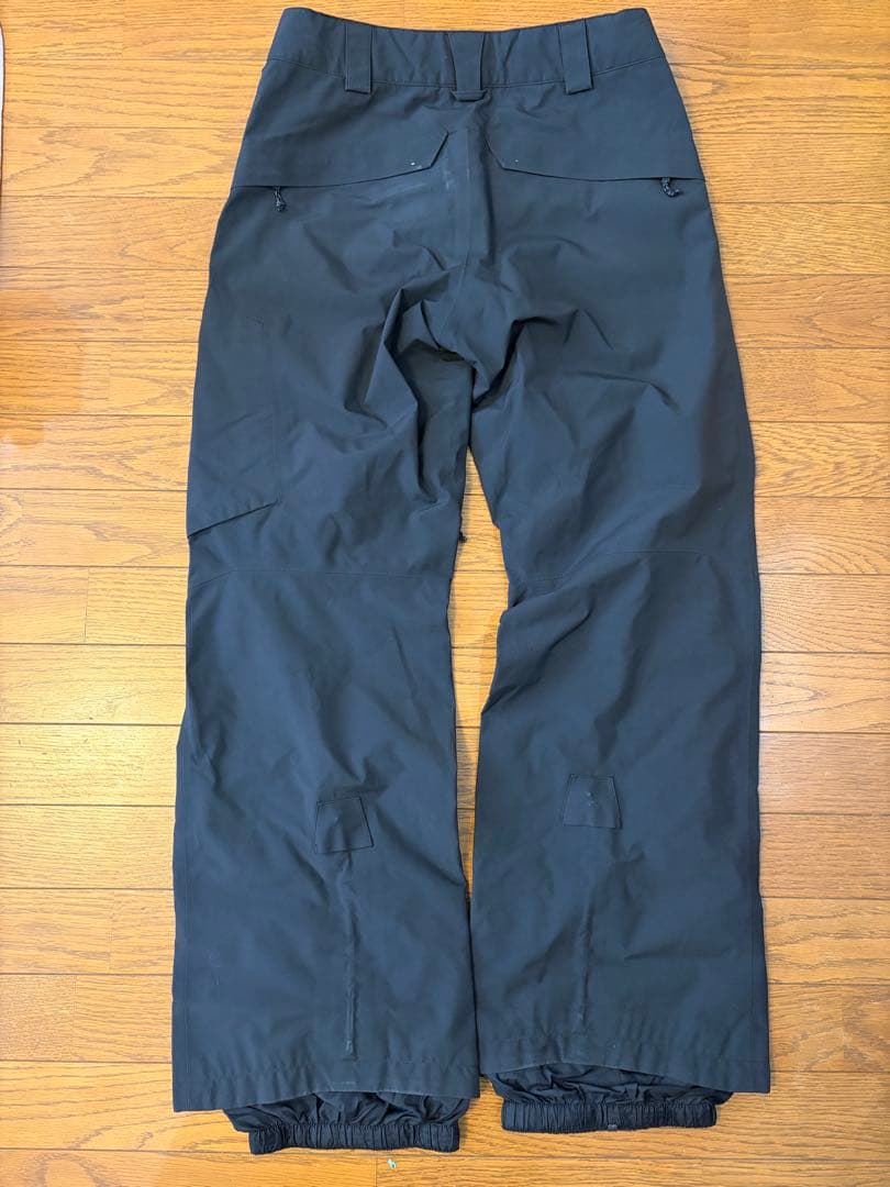 Burton [ak] ブラックスノーボードパンツ Sサイズ