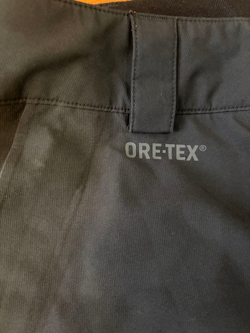 Burton [ak] ブラックスノーボードパンツ Sサイズ