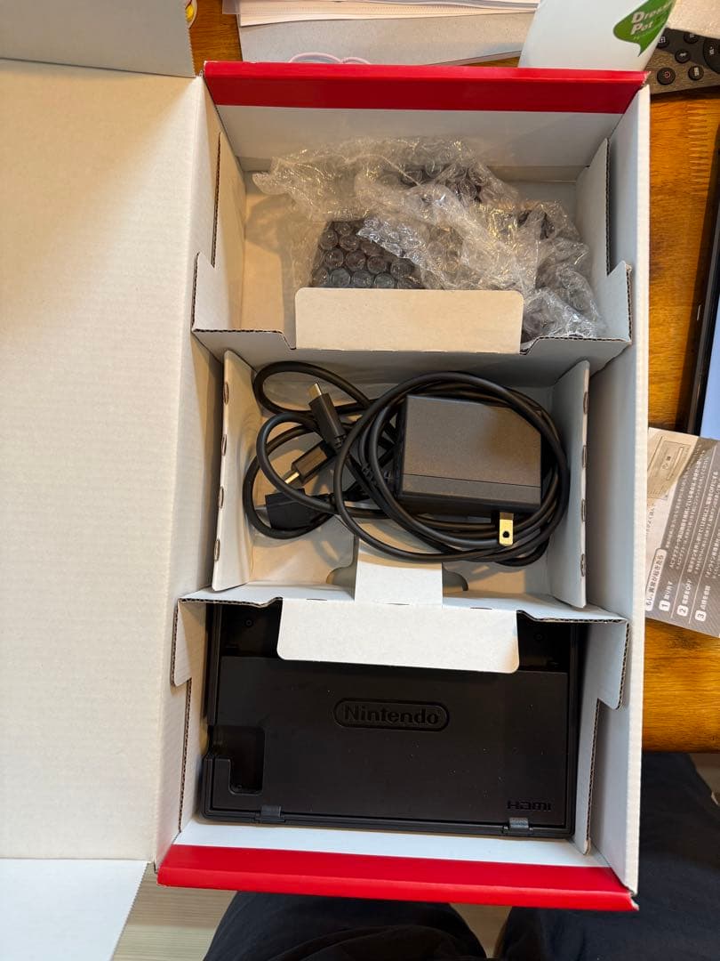 Nintendo Switch 本体　ケースのおまけ付き