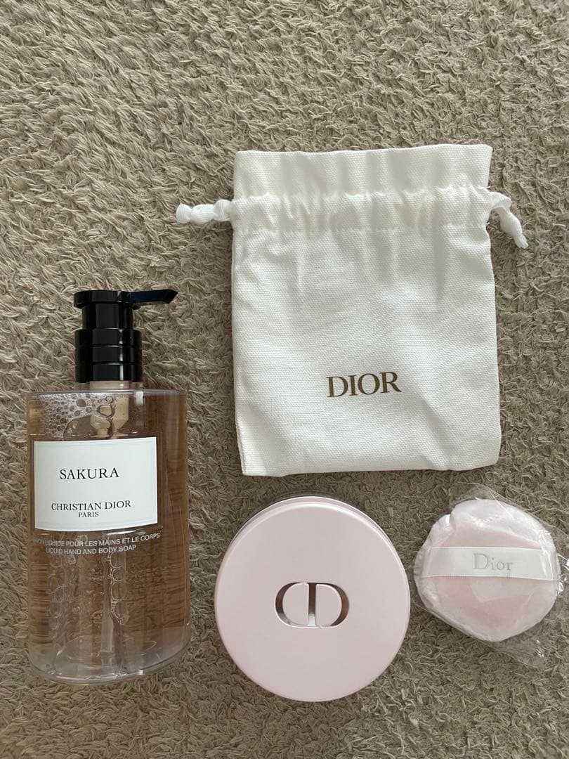 Dior サクラ リキッド ハンド＆ ボディソープ　ミスディオールボディパウダー