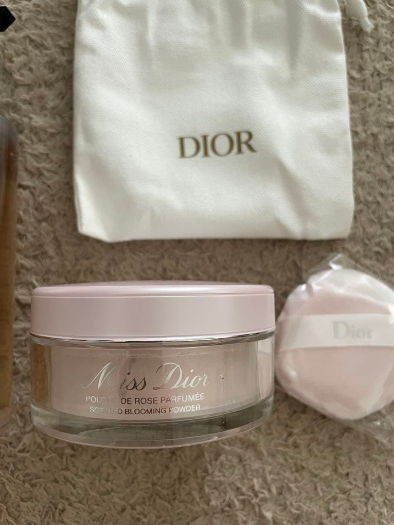 Dior サクラ リキッド ハンド＆ ボディソープ　ミスディオールボディパウダー