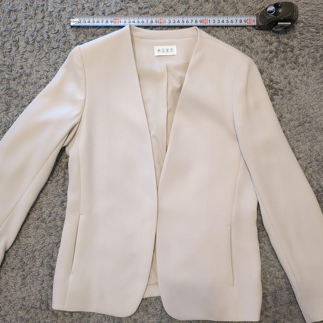 SYSC様☆PLST プラステ パンツスーツ ノーカラー 薄ベージュ