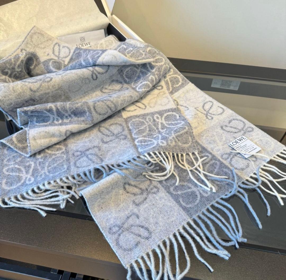 LOEWE グレー・ブルーのチェック柄ウールスカーフ