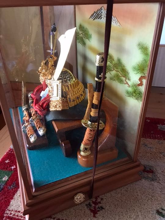 お兜飾り　飛泉作