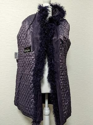 138　新品未使用タグ付き　ラムレザー　羊革　フード付き　中綿　ロングコート