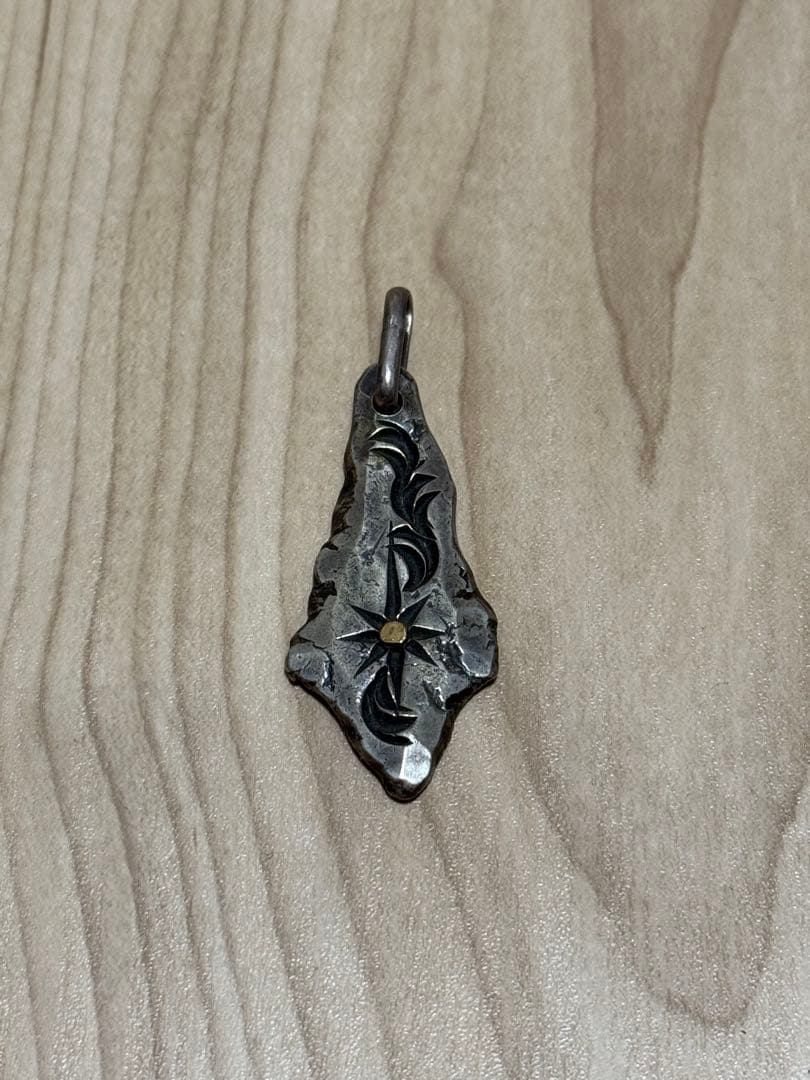 BIGHAND サンアラベスク ネックレス トップ