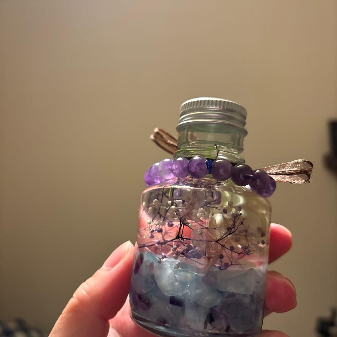 アメジストとアクアマリンたんのさざれ石が入ったパワーハーバリウム！