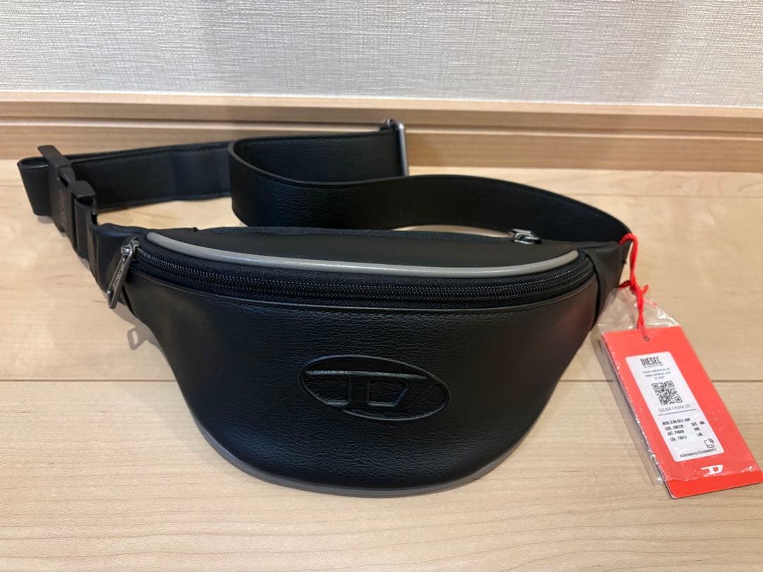 DIESEL ボディバッグ Dロゴ　エンボス ディーゼル ショルダー ブラック
