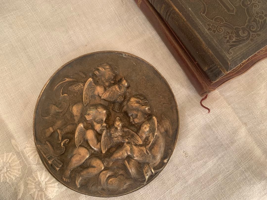 フランスアンティーク　天使の彫刻 ブロンズ製　プレート ブロカント