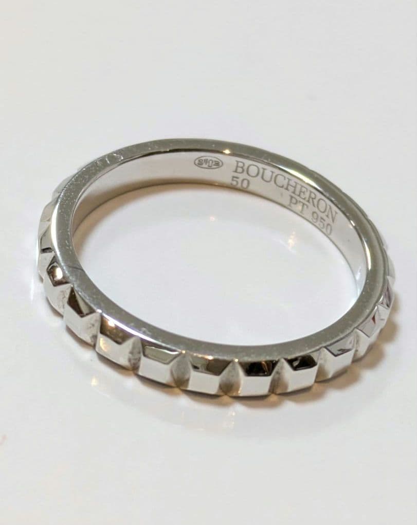 ブシュロン　クルドパリ　ミディアム　プラチナ　#50