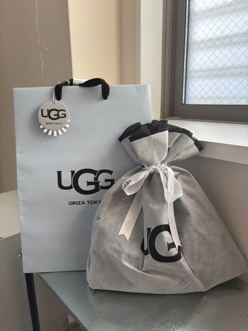 UGG 3 Point Leather Glove ブラックLサイズ