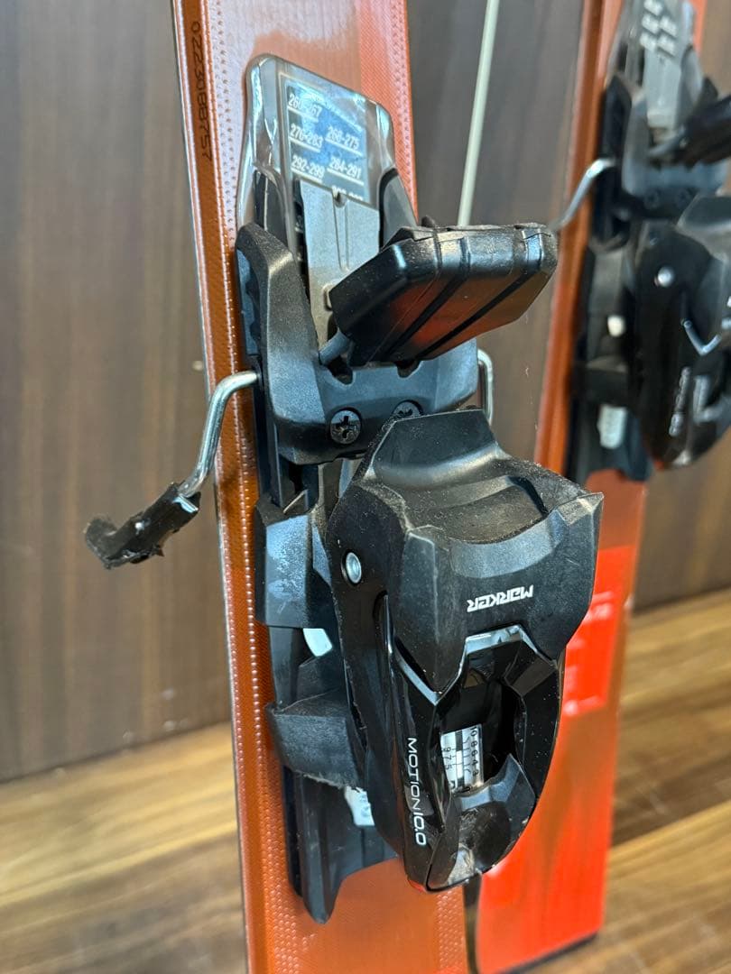 よ*ち様 n*o様 Q3036 フォルクル ディーコン 7.2 144cm スキ