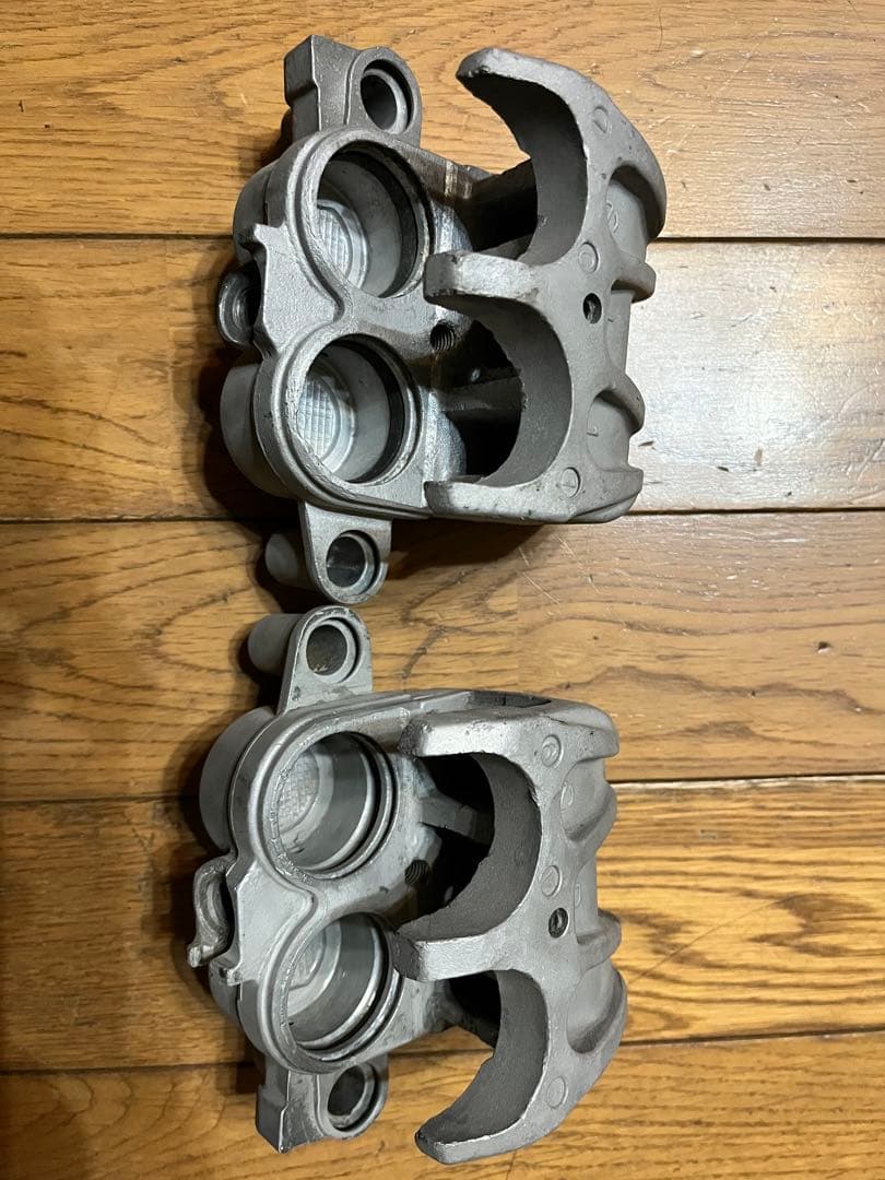 cbx550f フロントキャリパー