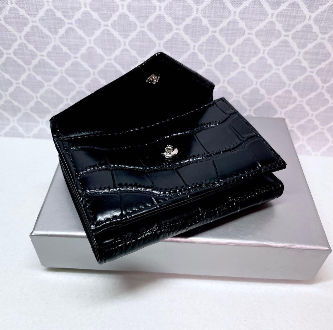 新作【内柄も素敵☆最新】Vivienne Westwood 三折財布 ブラック