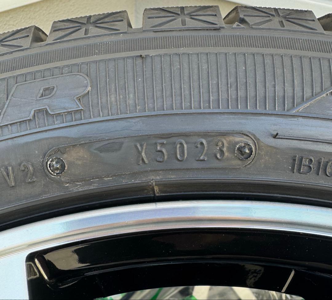 スタッドレスタイヤ　グッドイヤーアイスナビ　215/50R18