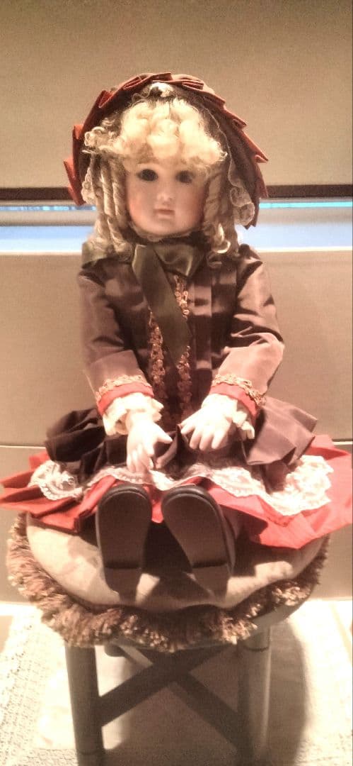 プチポワンの小さい丸椅子　フットスツール 　ビスクドール撮影用など