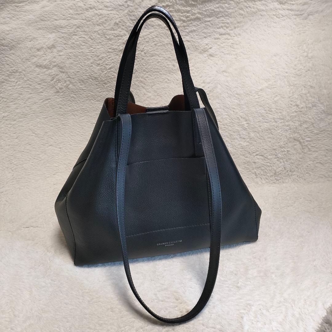 リナママ様【✨新品✨】ジャンニキャリーニ◎トート スーパーライト M ブラック