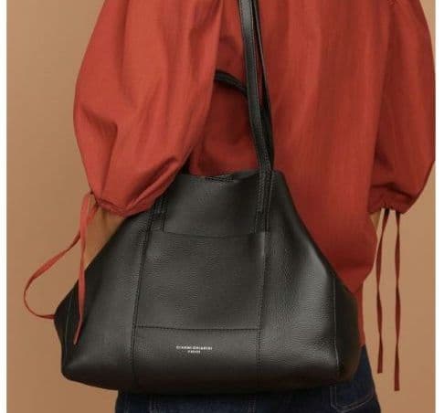 リナママ様【✨新品✨】ジャンニキャリーニ◎トート スーパーライト M ブラック