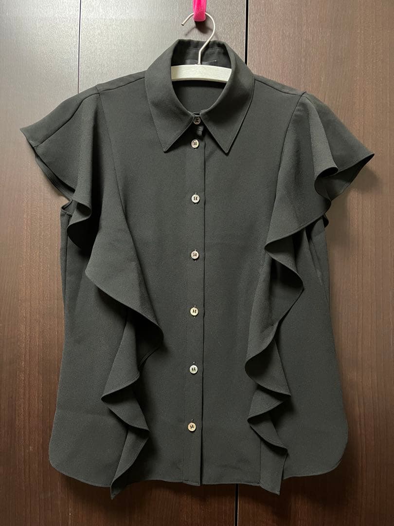 theory フリルデザインブラウス　黒