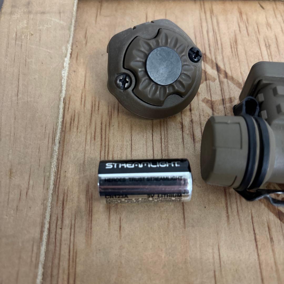 美品　米軍実物STREAMLIGHT SIDEWINDER COMPACT II