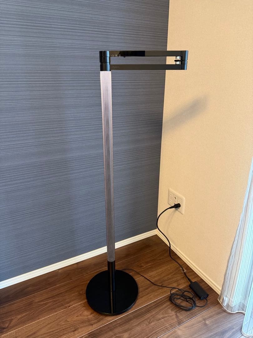 Dyson Solarcycle Morph™フロアライト