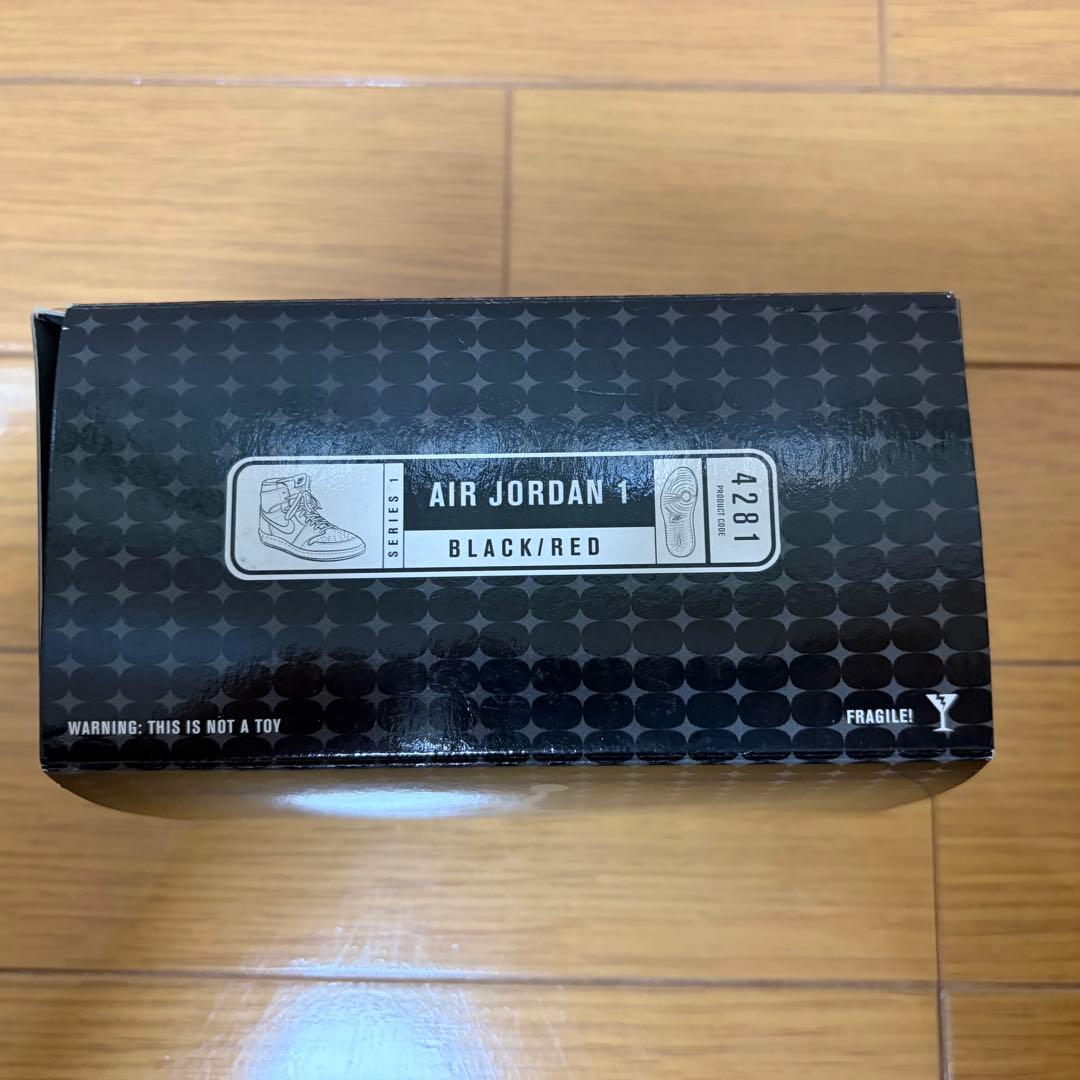 限定3000個　NIKEナイキ　エアジョーダン　陶器　フィギュア 黒赤