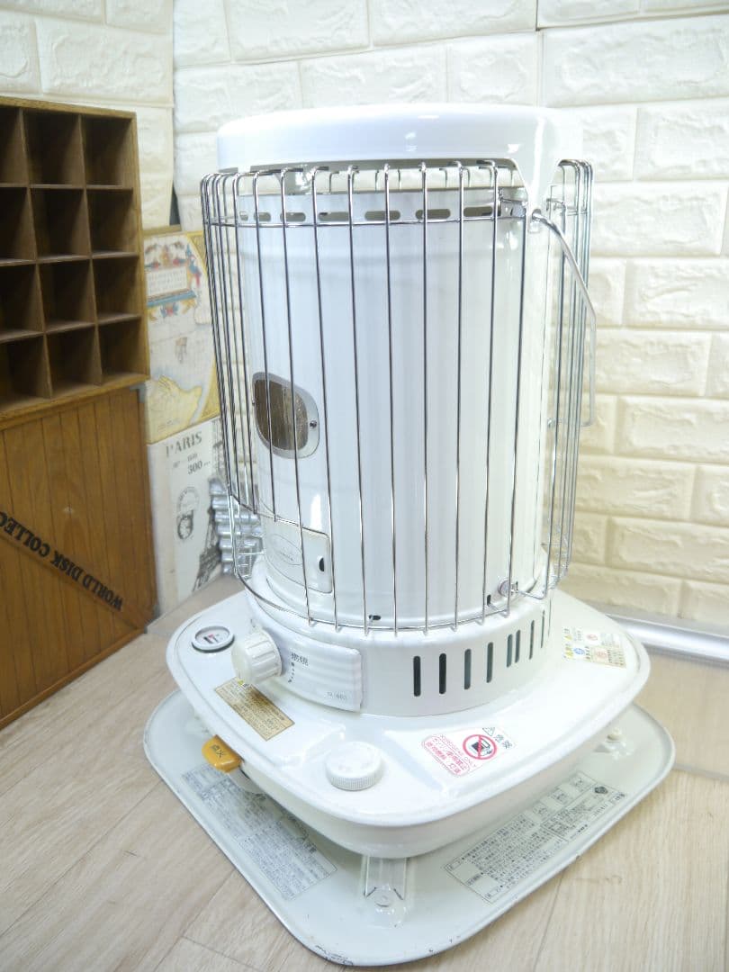 送料無料です。2014年　コロナ　ホワイト　石油ストーブ 円筒形