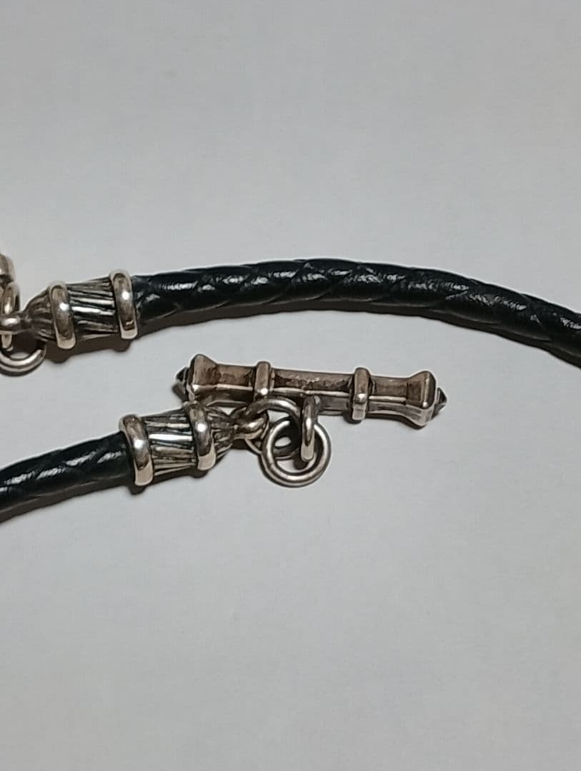 Leathers and Treasures ポリチーノ クロス ペンダント