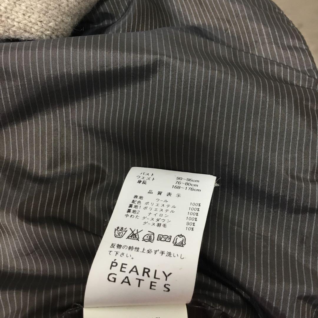 ベージュ色 ダウンジャケット フード付き