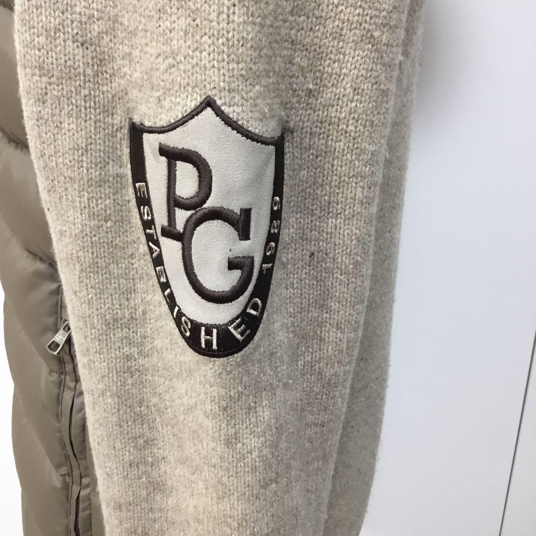 ベージュ色 ダウンジャケット フード付き