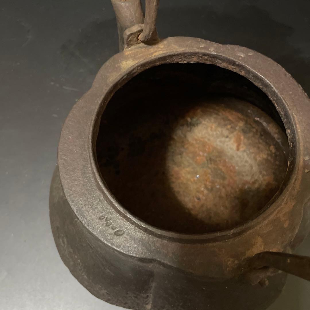 連休SALE！時代物　大きな花形　鉄瓶　m18