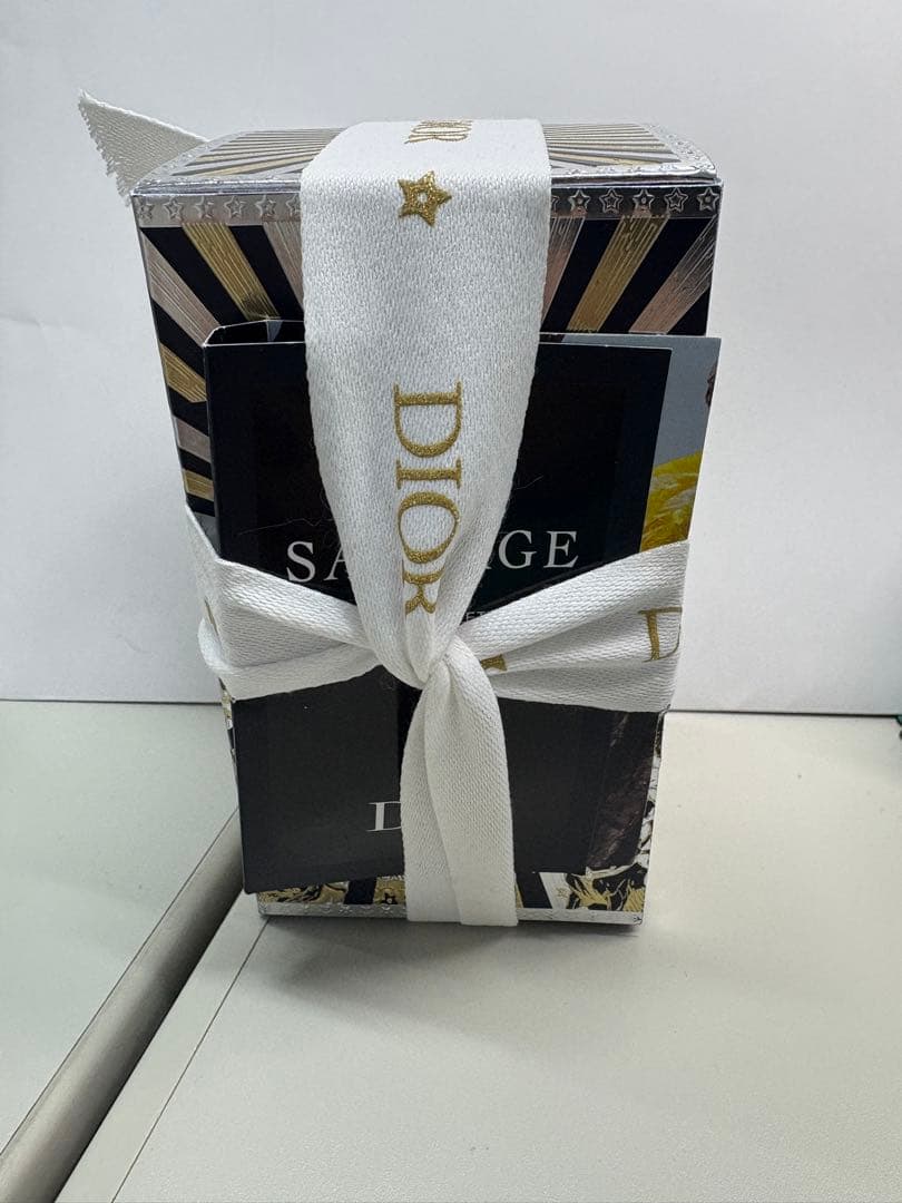 【ホリデー限定品】DIOR SAUVAGE オードゥパルファン 100ml