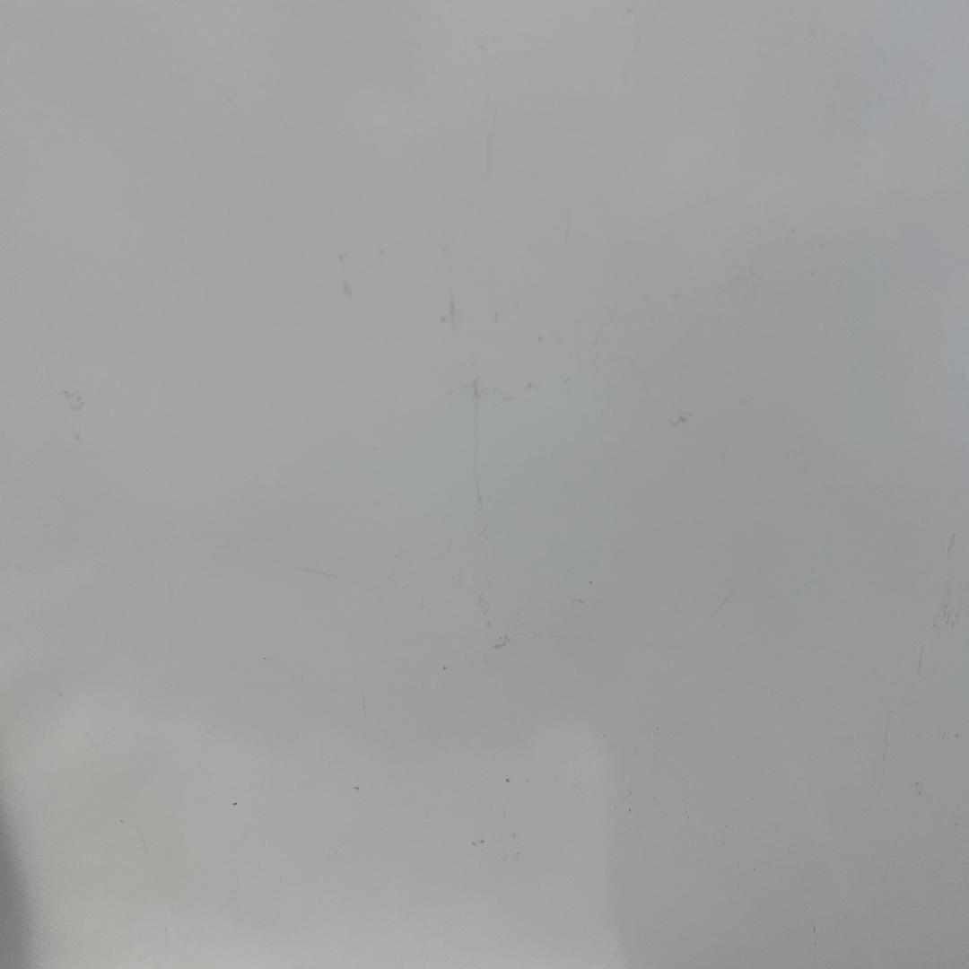 USM Haller キャビネット1列4段 ルビーレッド、ピュアホワイト