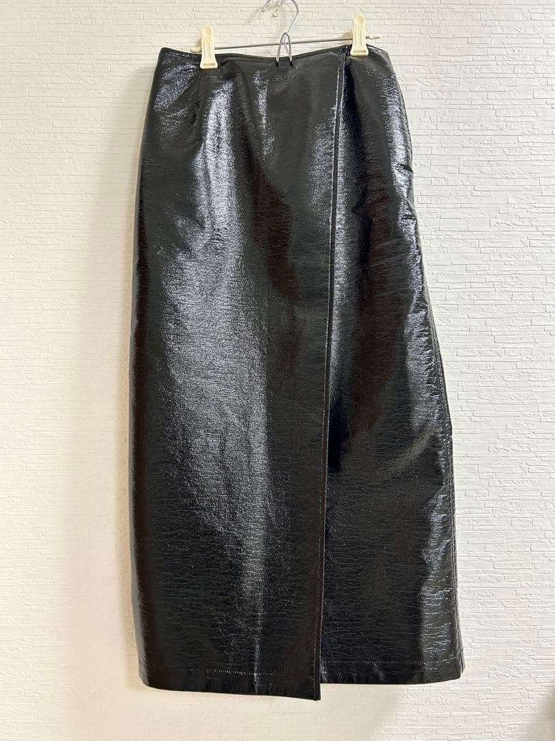 ジプソフィアgypsohila エナメルラップスカート　ブラック