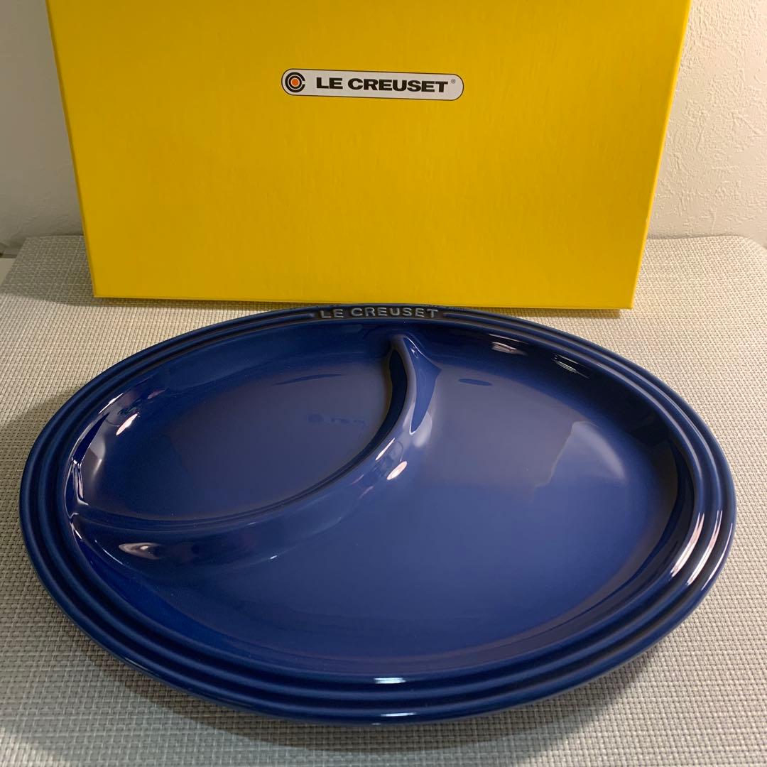 廃盤　ルクルーゼ　マルチオーバルプレート4枚&カトラリーレストセット♪