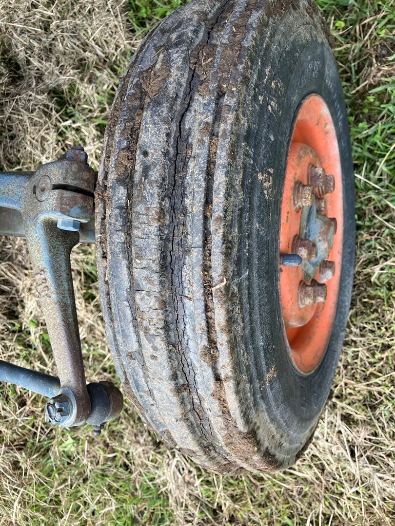 KUBOTA B7001E トラクター