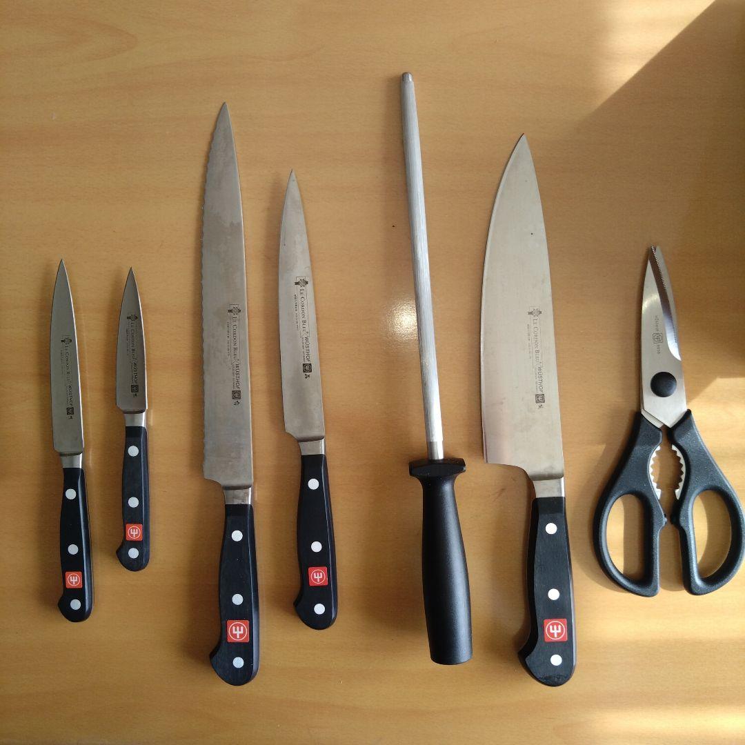 【未使用】ヴォストフ 料理ナイフ5本、キッチンばさみ、シャープナー、ケース付