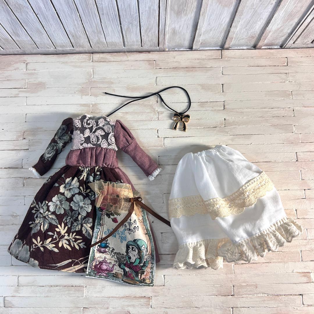 ♡ブライス　アウトフィット　ワンピース　アリス　マッドハッター