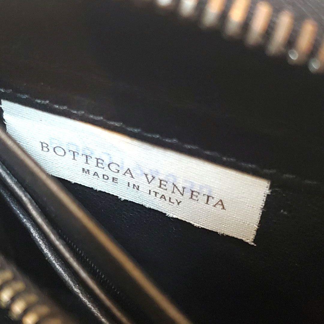 美品 ボッテガヴェネタ イントレチャートパイソン　カーフ　ラウンド　長財布