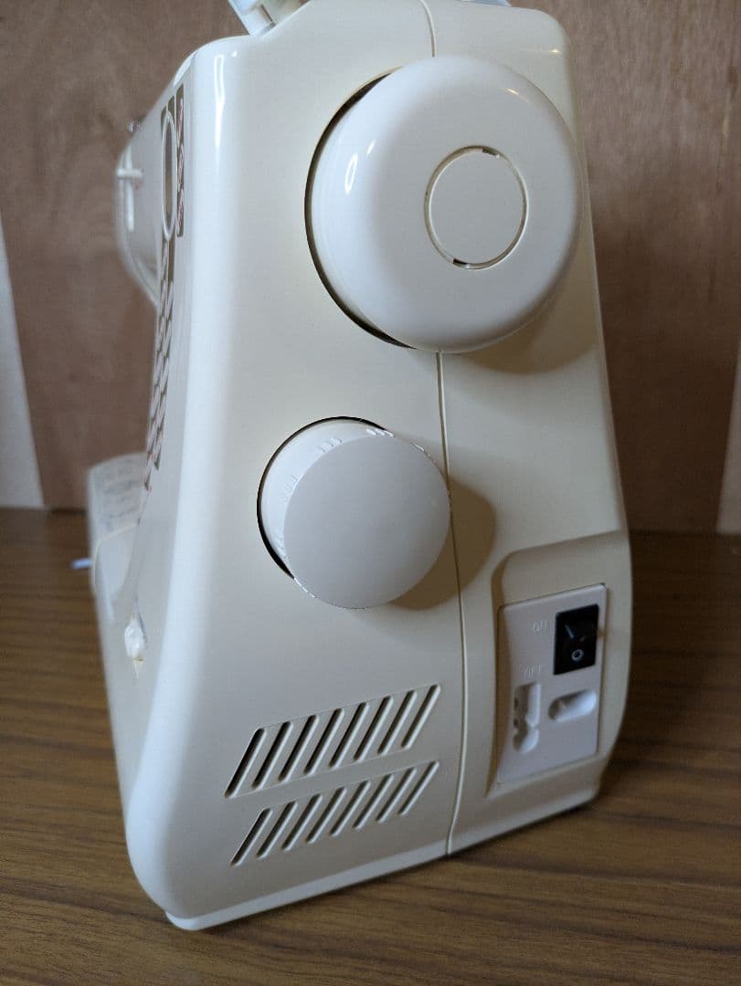 ☆大人気☆ジャノメ ロックカッター内蔵ミシン☆フットコン対応