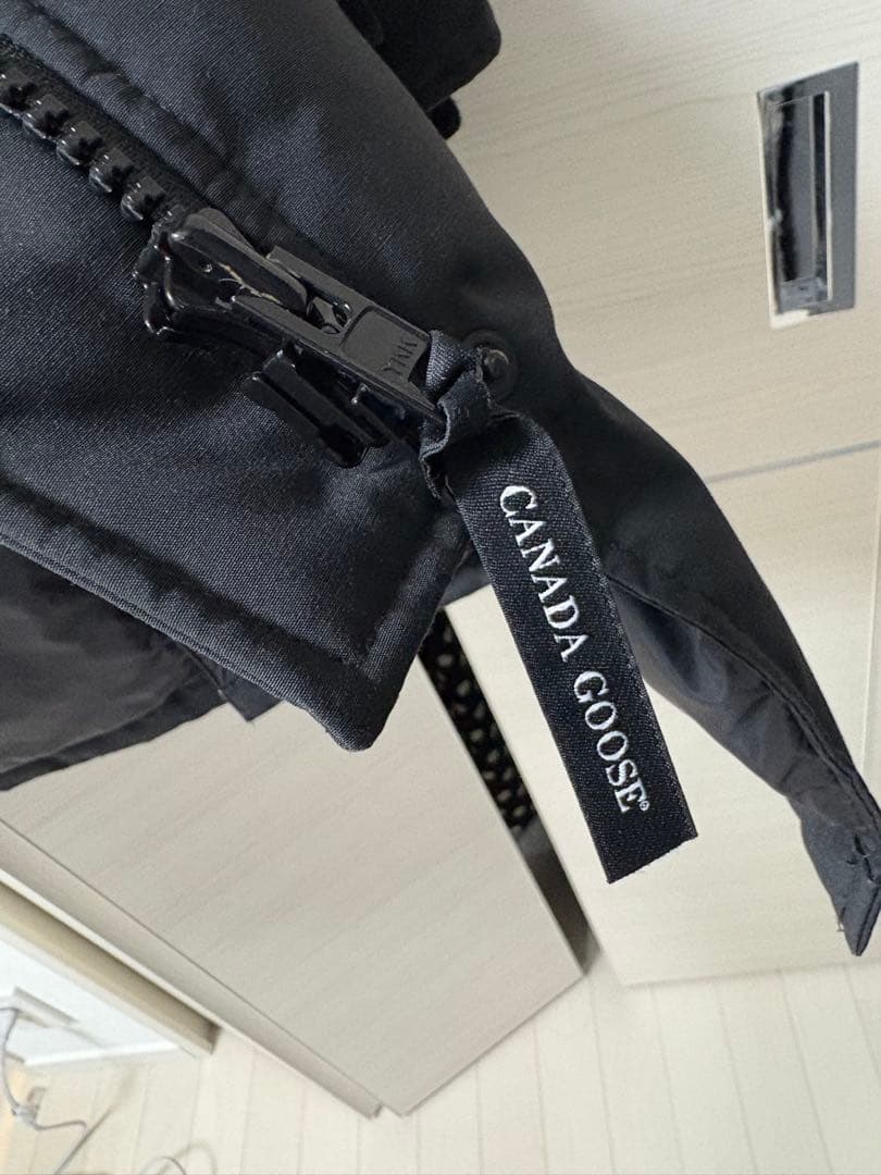   フード付きダウンジャケット