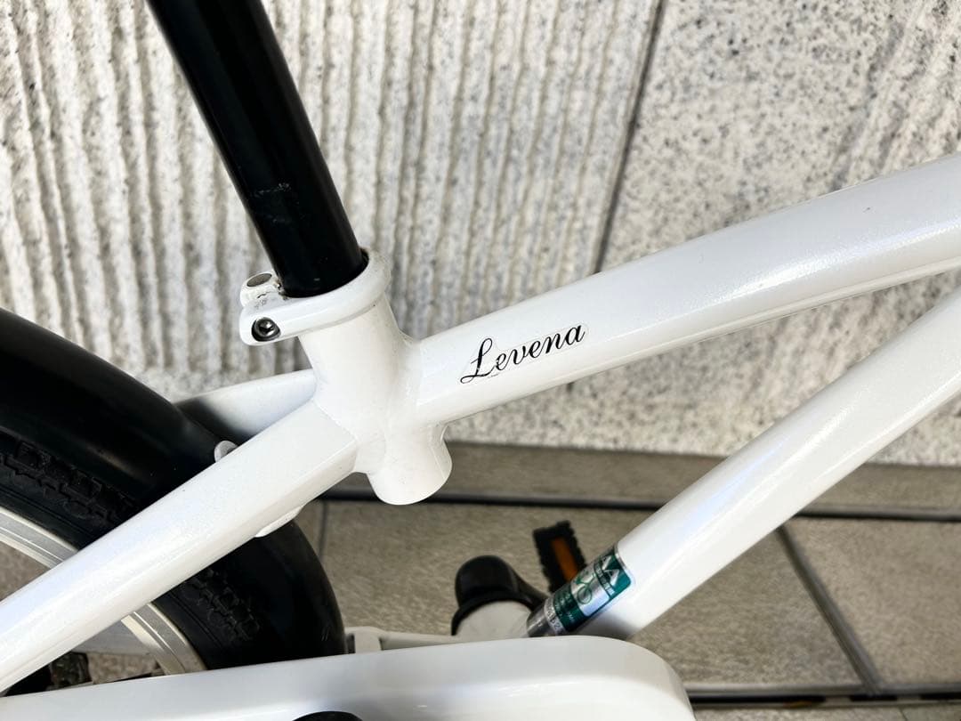 ブリヂストン LEVENA（レベナ） 18型 ホワイト