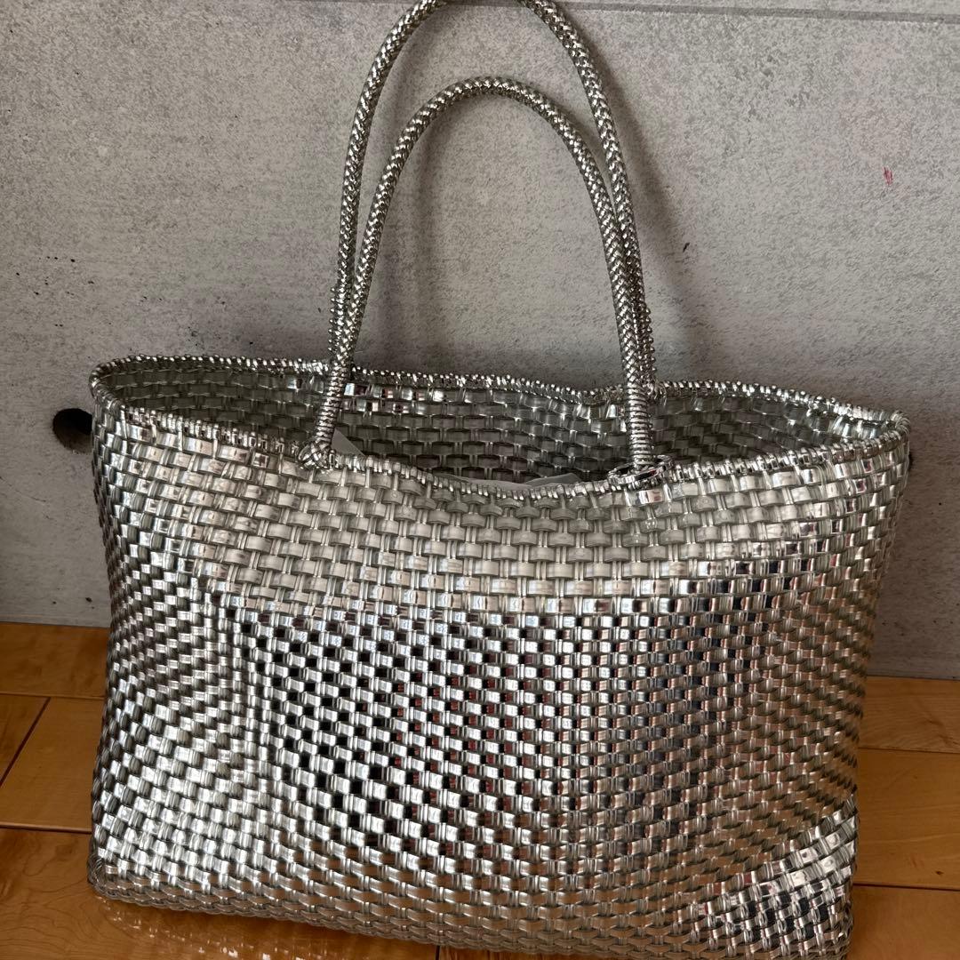 アンテプリマ　シルバートートバッグ