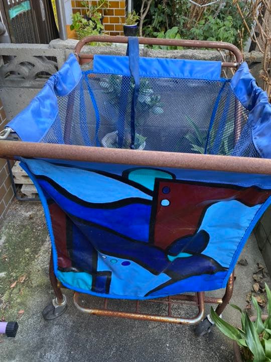 アート　コマ付き　網付きカゴ